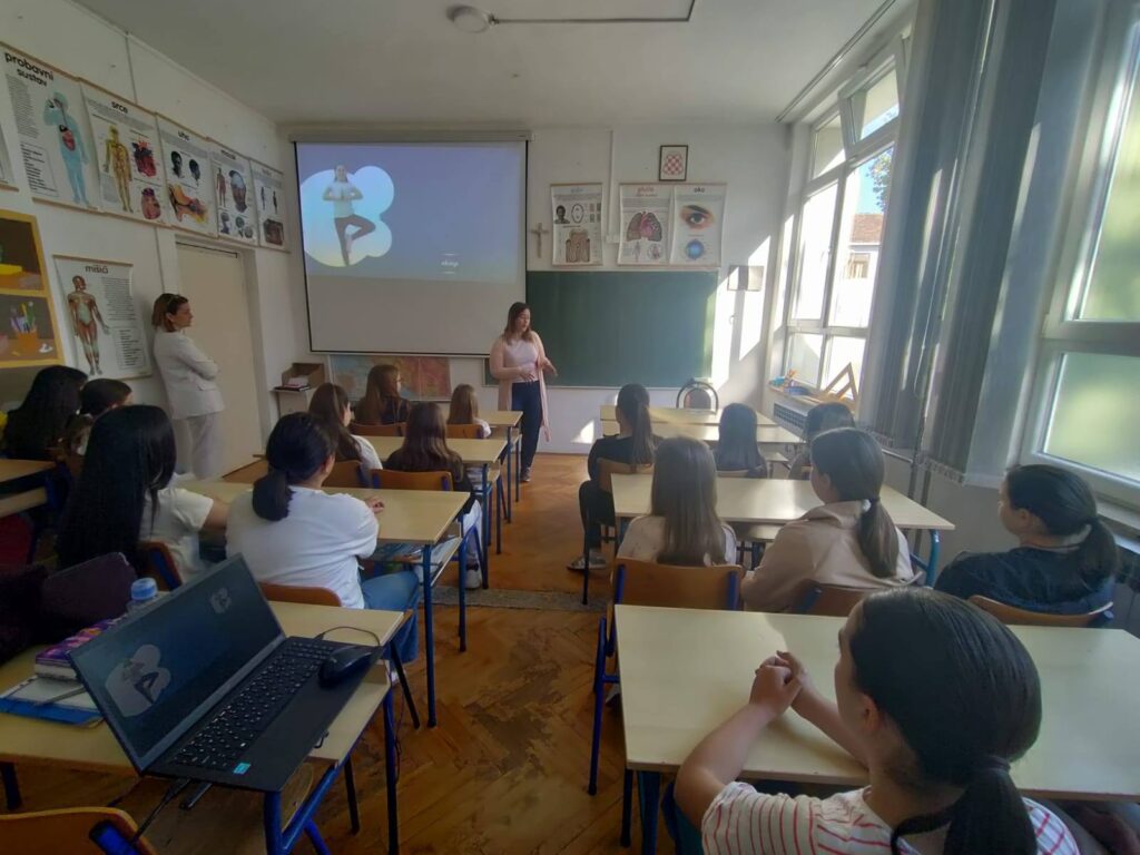 Obrazovni program Always za učenice